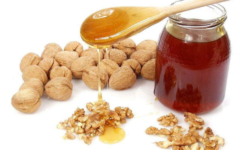 Nuts with honey - a simple and tasty dish that helps to cope with impotence